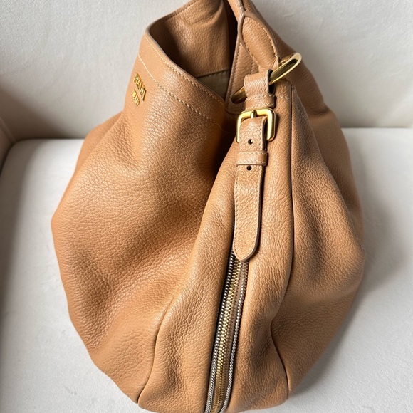SOLD ❗️PRADA Vitello Daino Shoulder Bag Beige - Picture 6 of 15